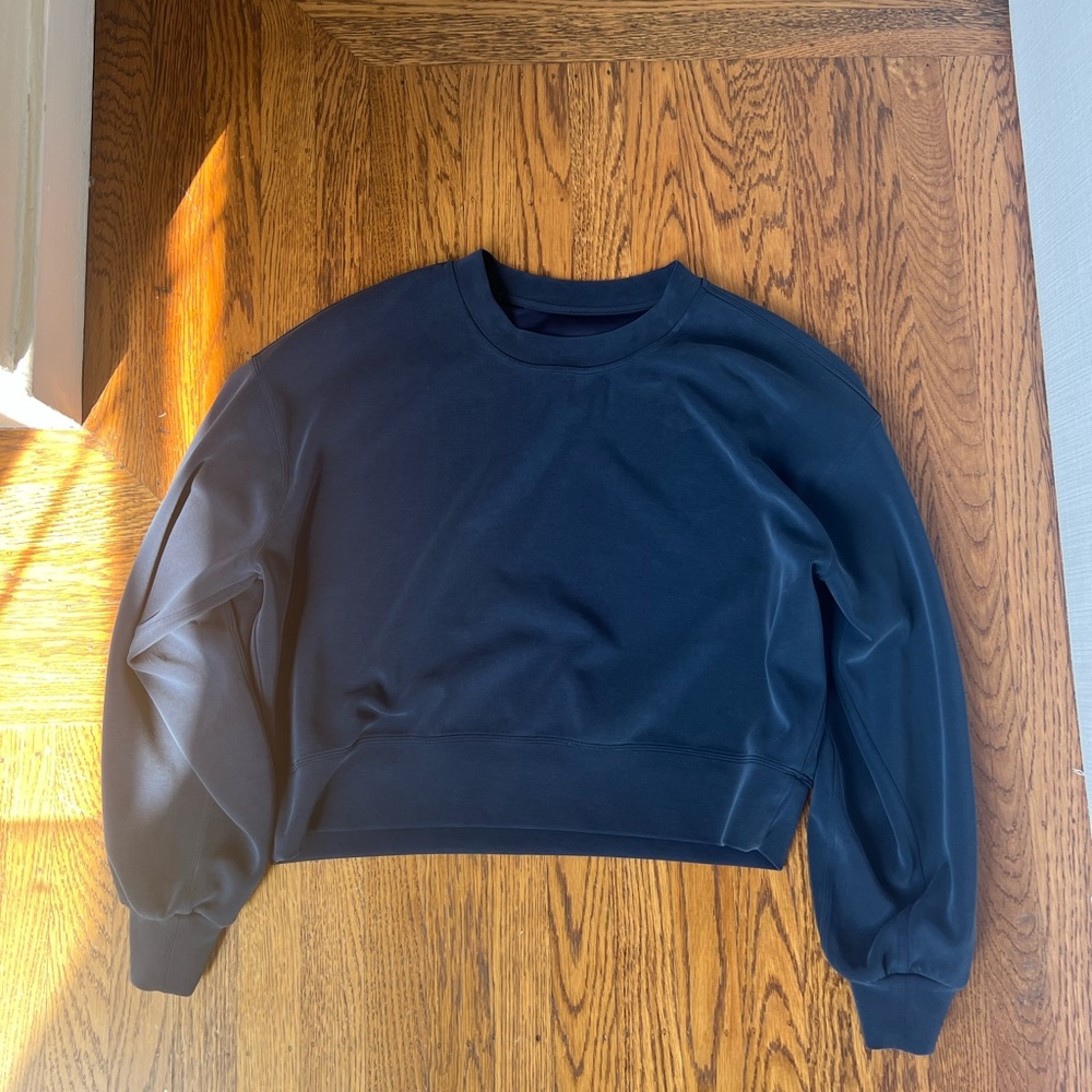 Lululemon cropped pullover